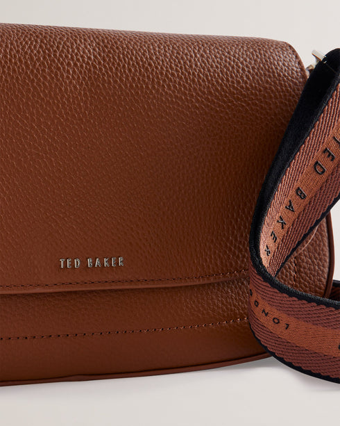 {{ product.type }} - Ted Baker London - Kosovo - DARILIE