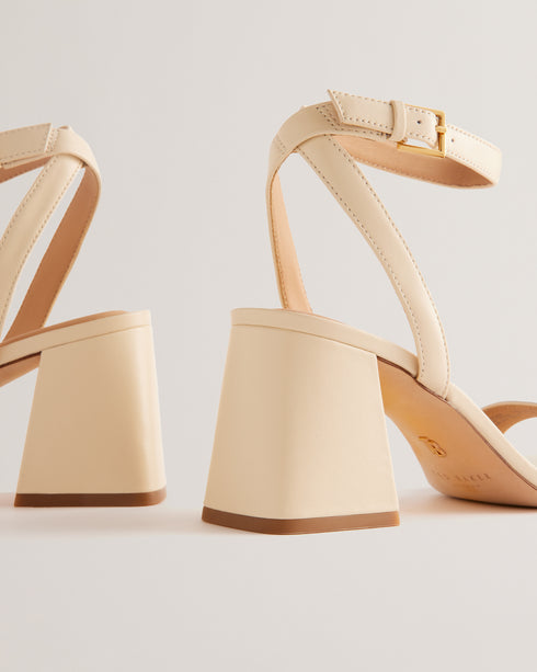 {{ product.type }} - Ted Baker London - Kosovo - MILLIIY