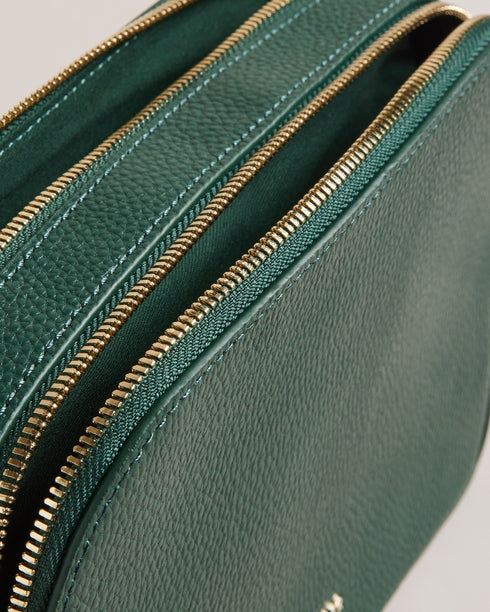 {{ product.type }} - Ted Baker London - Kosovo - DARCELO