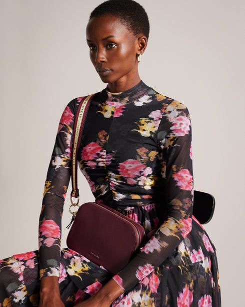 {{ product.type }} - Ted Baker London - Kosovo - DARCELO