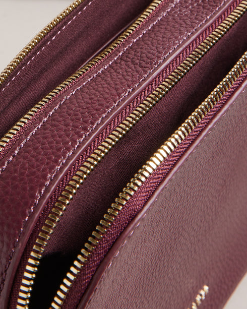 {{ product.type }} - Ted Baker London - Kosovo - DARCELO