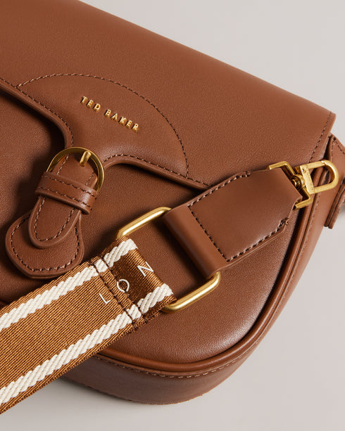 {{ product.type }} - Ted Baker London - Kosovo - ESIA