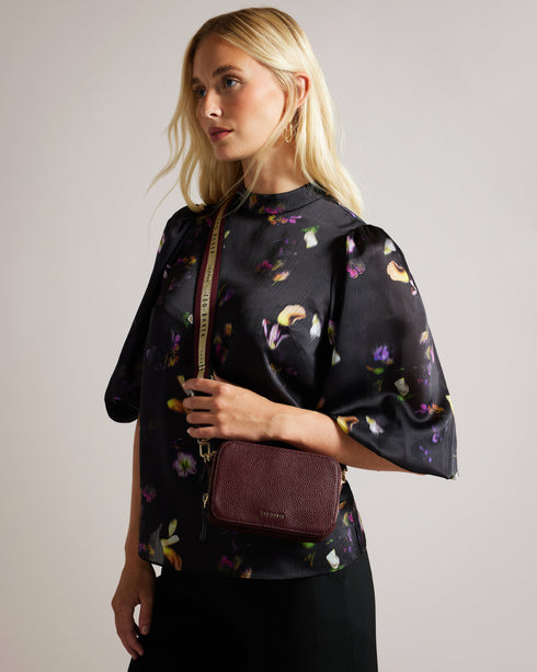 {{ product.type }} - Ted Baker London - Kosovo - STUNNA