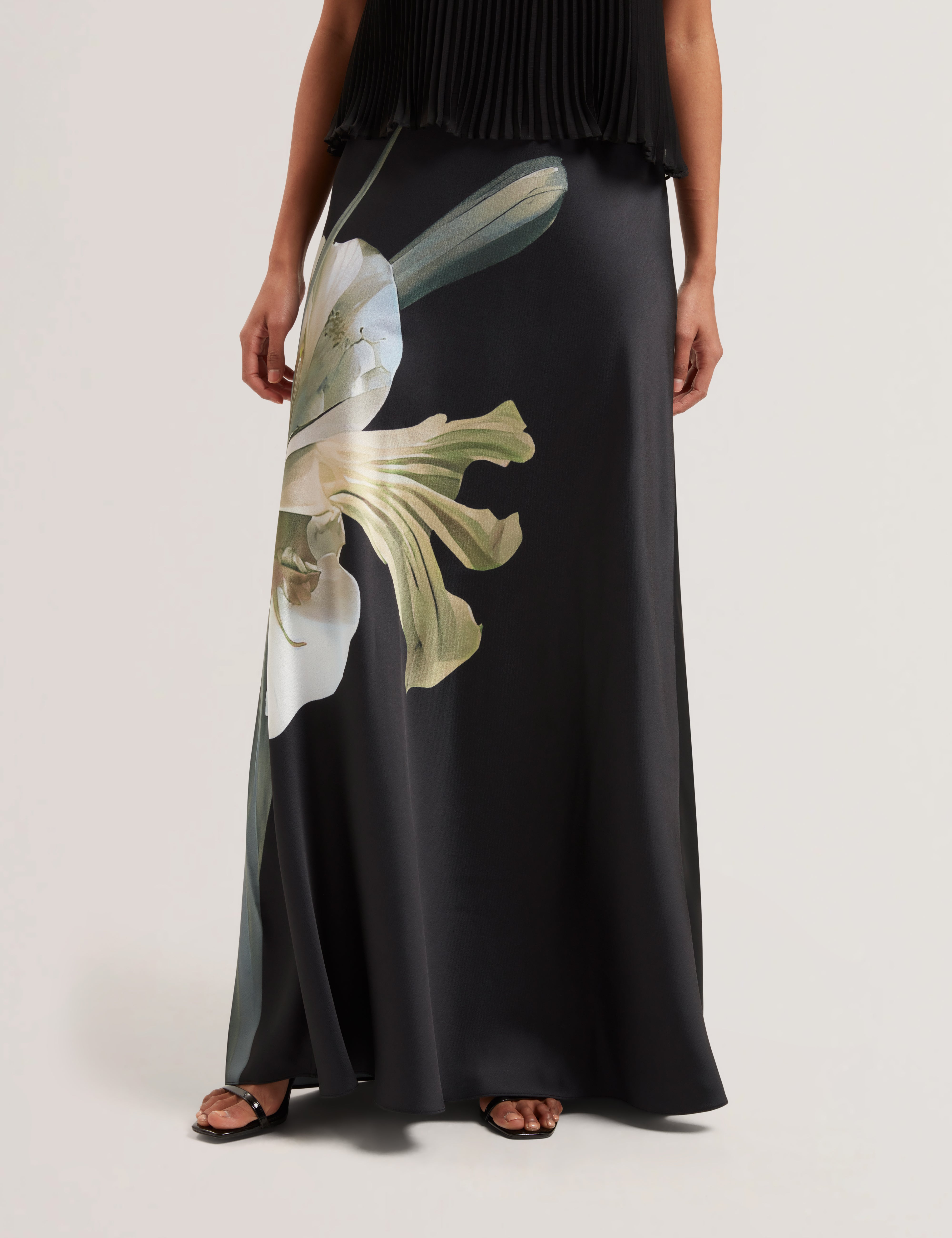 open lace back dress Floral Detail Organza Sleeveless Midi Dress | Fayda main image 1
