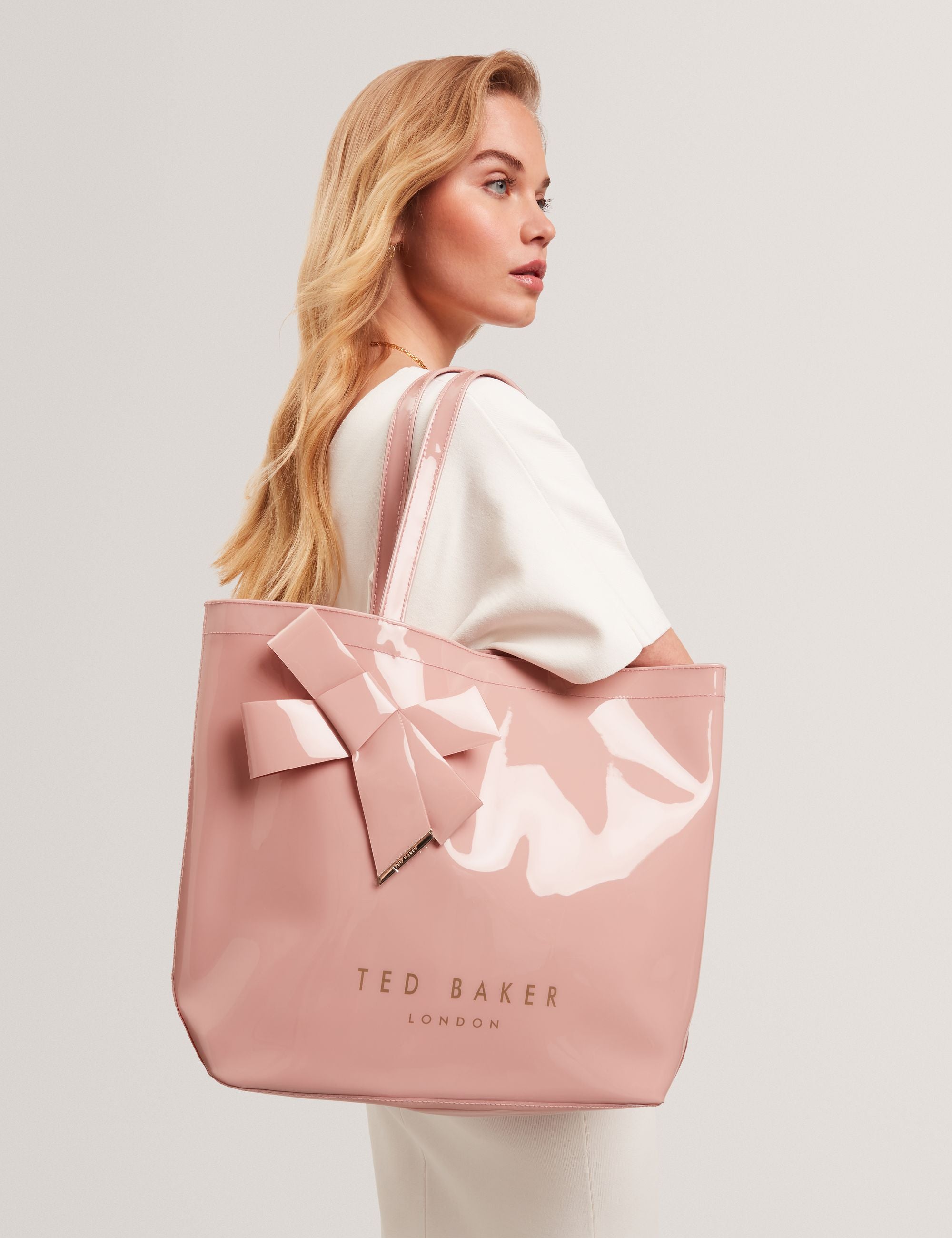 試着のみ☆ 刺繍　TED BAKER サイズ1 Bags - BLACK | NICON | Ted Baker – Ted Baker London - Kosovo