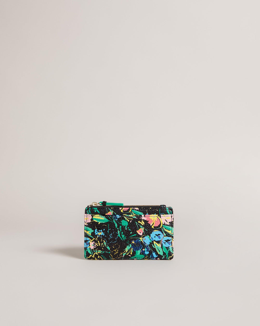 {{ product.type }} - Ted Baker London - Kosovo - PARCENA