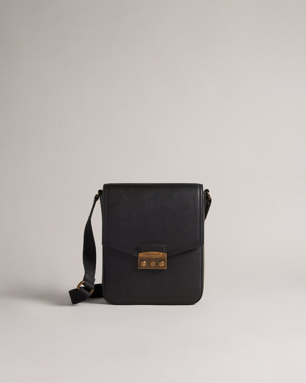{{ product.type }} - Ted Baker London - Kosovo - KALVON